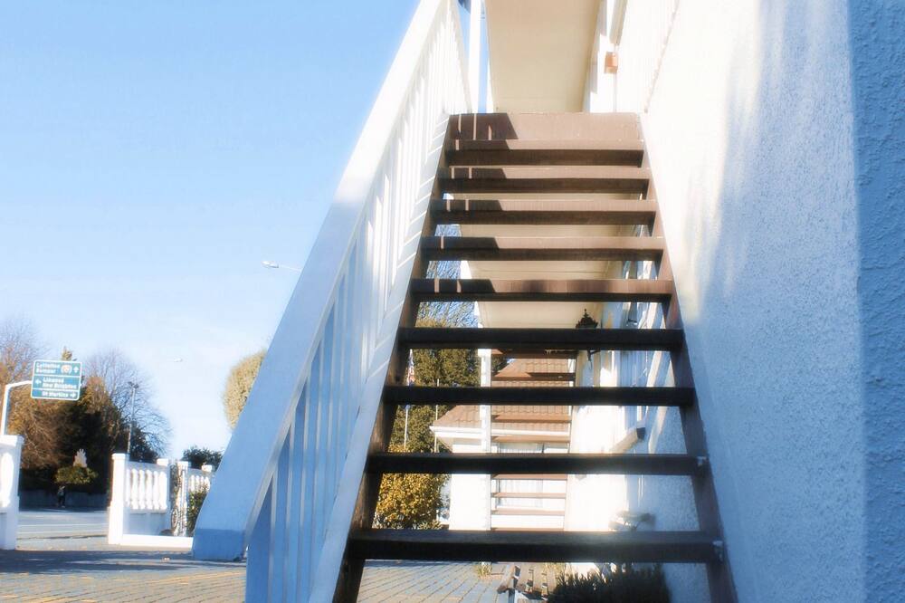 Ferry Motel