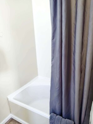 Family Villa, 2 Bedrooms | Bathroom | Hair dryer, towels - Ferry Motel (Christchurch)