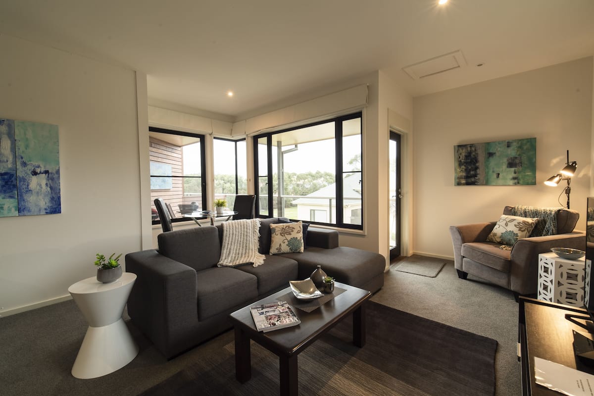 Deluxe Queen Apartment | Living area