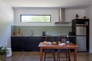 Private kitchen - Goldfield Holiday Units (Bright)