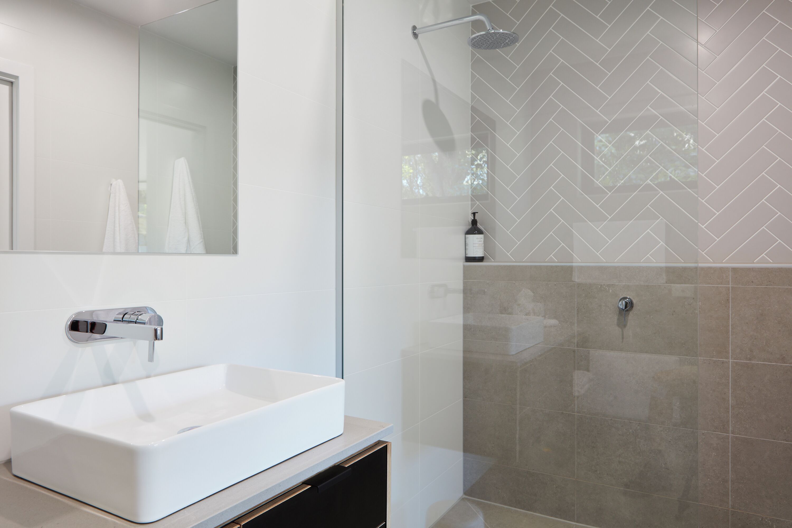 Apartment 6-Boutique Apartment 1 Bedroom | Bathroom | Free toiletries, hair dryer, towels, soap