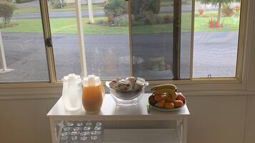 Free daily continental breakfast