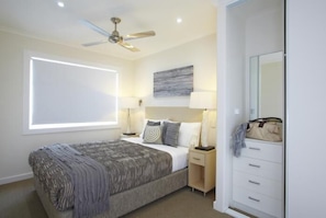 Iron/ironing board, free WiFi, bed sheets - NRMA Stockton Beach Holiday Park (Stockton)