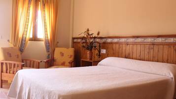 أغطية فراش متميزة ومكتب وستائر تعتيم وأسرّة قابلة للطي