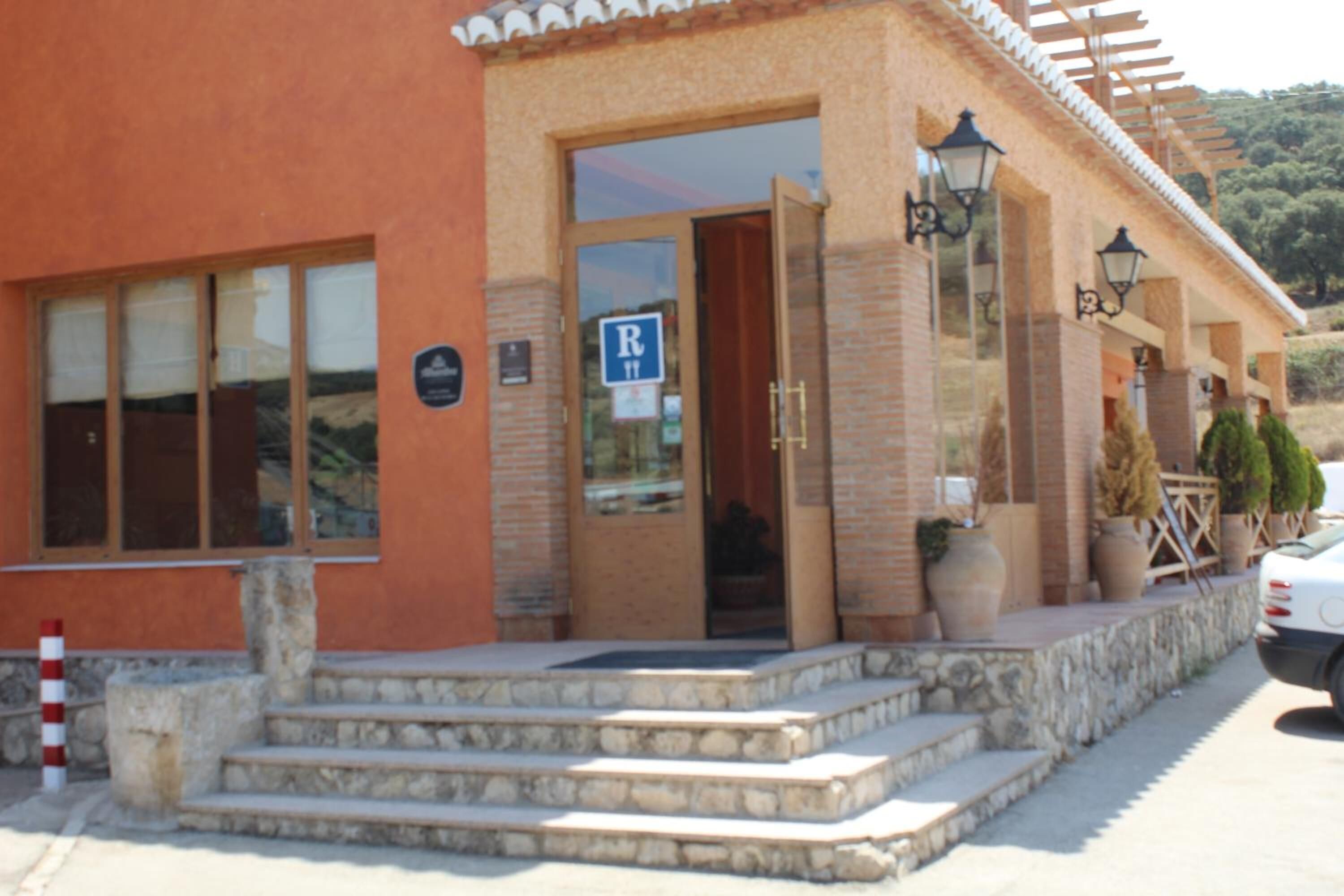 المنشأة من الخارج