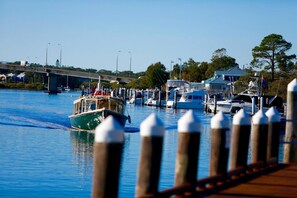 สระว่ายน้ำ