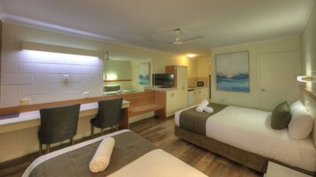 经济客房 | 加厚床垫、办公桌、笔记本电脑工作区、熨斗/熨衣板