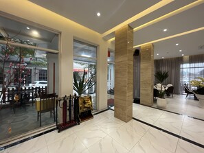 Reception - Mango Hotel Hanoi (Hanoi)