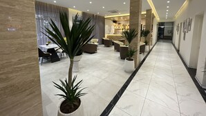 Quầy tiếp tân