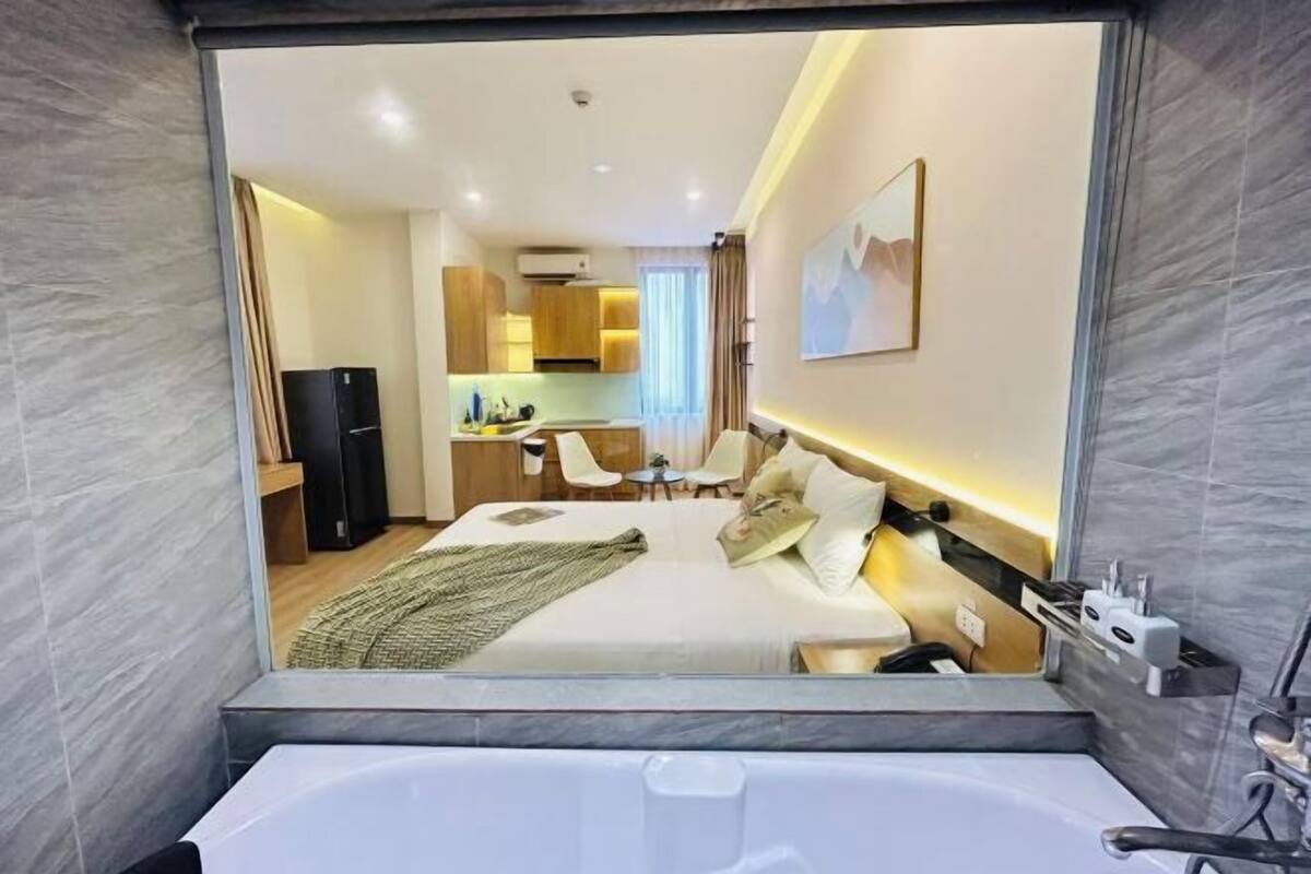 Minibar, Schreibtisch, laptopgeeigneter Arbeitsplatz, kostenloses WLAN