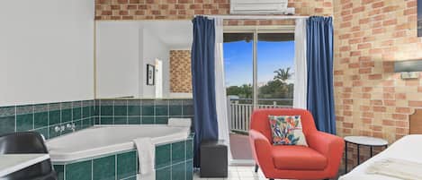 Executive Room, Balcony (Executive Suite) | Down comforters, desk, blackout drapes, soundproofing