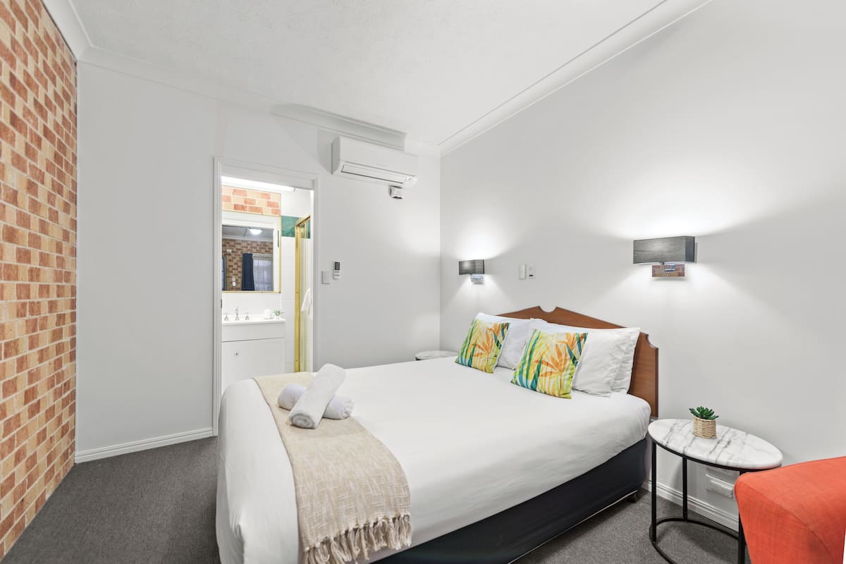 Standard Room, Non Smoking, Balcony (Queen Room)