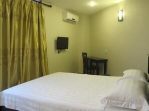 Chambre Double Deluxe, non-fumeur | Bureau, accès au Wi-Fi (inclus)