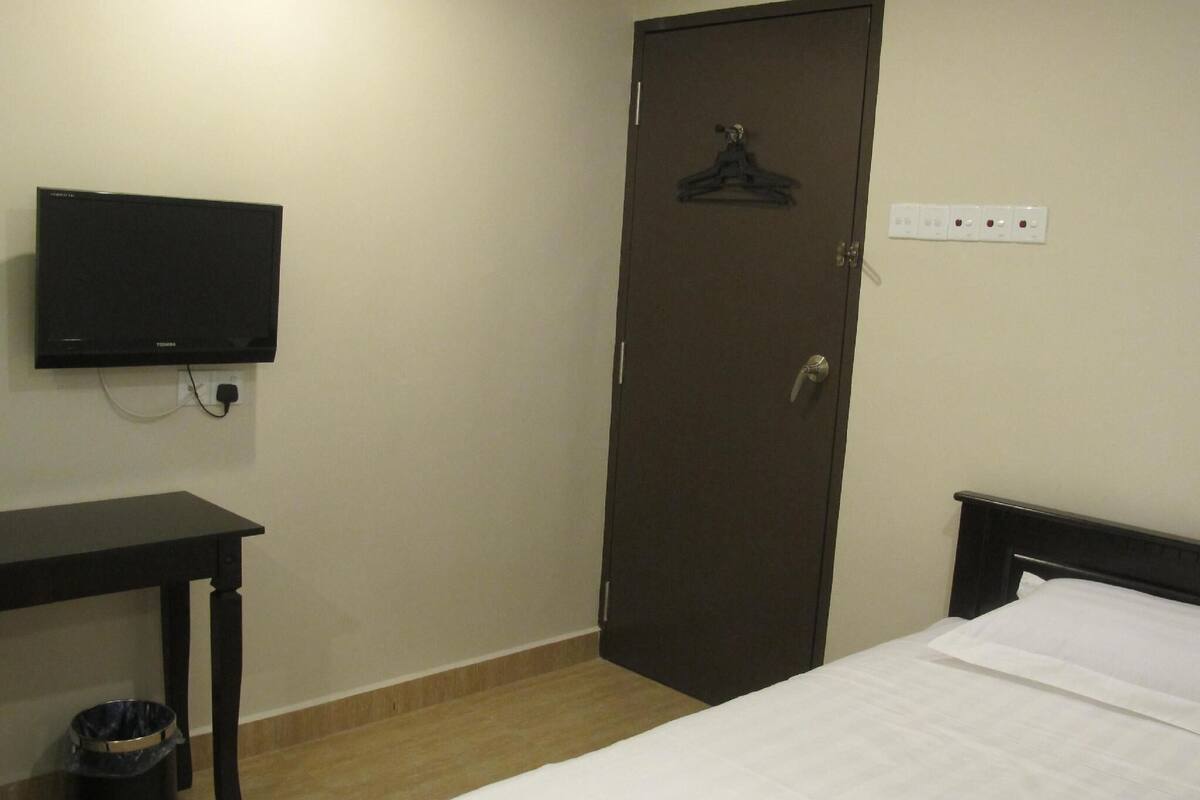 Standard Single Room | Desk, WiFi (free)