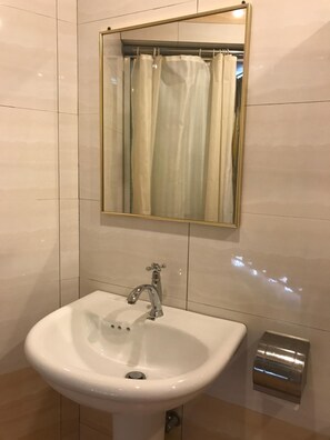 Dusche, kostenlose Toilettenartikel