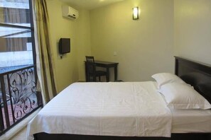 Deluxe-Doppelzimmer, Nichtraucher | Wohnbereich | Flachbildfernseher