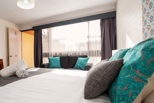 Kamar Standar, 1 Tempat Tidur Queen | Setrika/meja setrika, Wi-Fi gratis, dan seprai linen