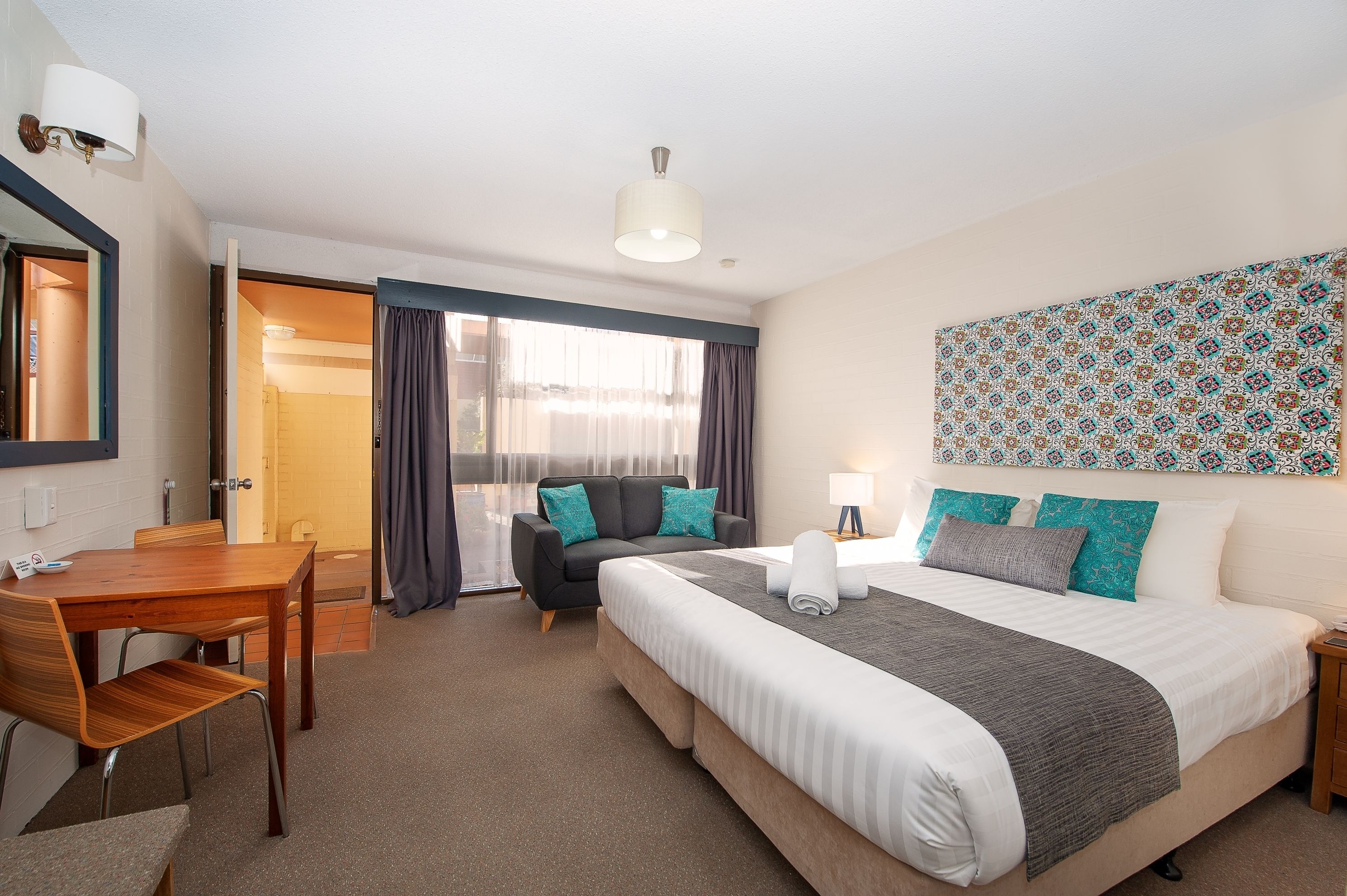 標準客房, 1 張加大雙人床 | 熨斗/熨衫板、免費 Wi-Fi、床單