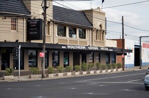 Front of property - Southern Cross Hotel (St Peters)