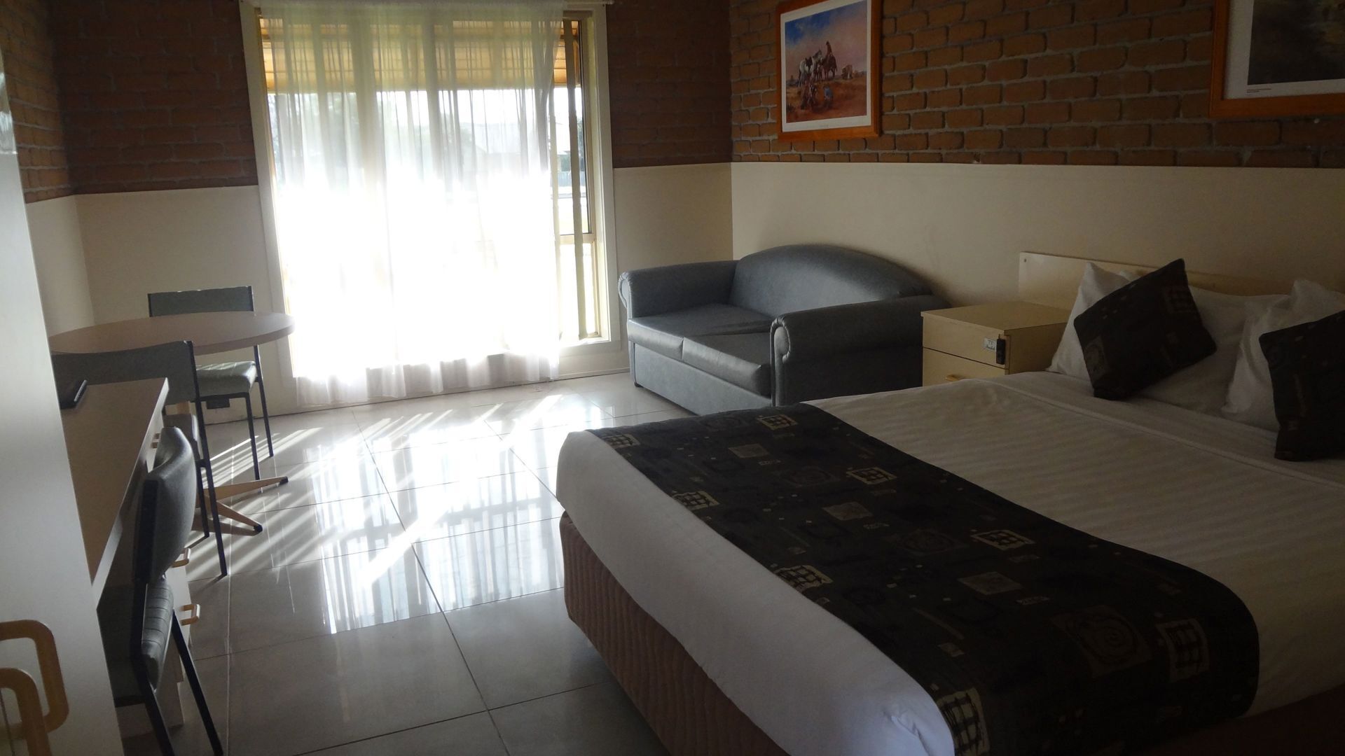 Bügeleisen/Bügelbrett, kostenloses WLAN, Bettwäsche