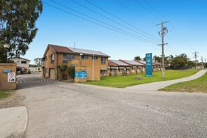 Front of property - Carrum Downs Motel (Carrum Downs)