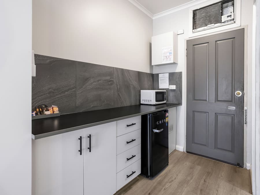 Chambre (Double Room Pet Friendly) | Cuisine privée