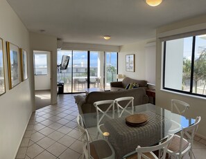 Căn hộ Tiêu chuẩn, 2 phòng ngủ, không hút thuốc, bếp (GOOD OCEAN VIEW 7) | Trang bị nội thất với thiết kế riêng biệt 