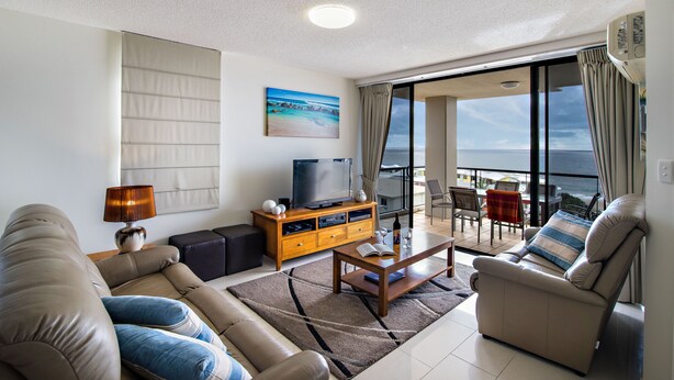 Standard-huoneisto, 2 makuuhuonetta, tupakointi kielletty, keittiö (EXCELLENT OCEAN VIEW 3+) | Olohuone