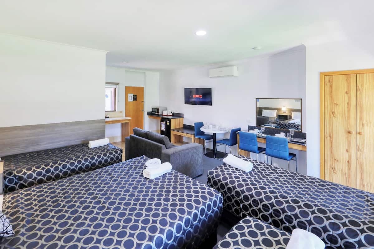 Family Suite, 1 Bedroom | Premium bedding, down comforters, Select Comfort beds, in-room safe