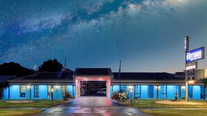 Property entrance - The Cottage Motor Inn Albury CBD (South Albury)