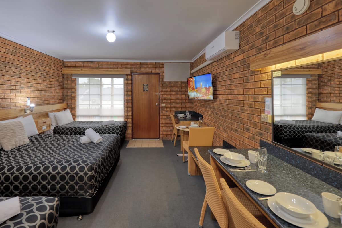 Family Room, 1 Bedroom | 1 bedroom, premium bedding, down duvets, Select Comfort beds