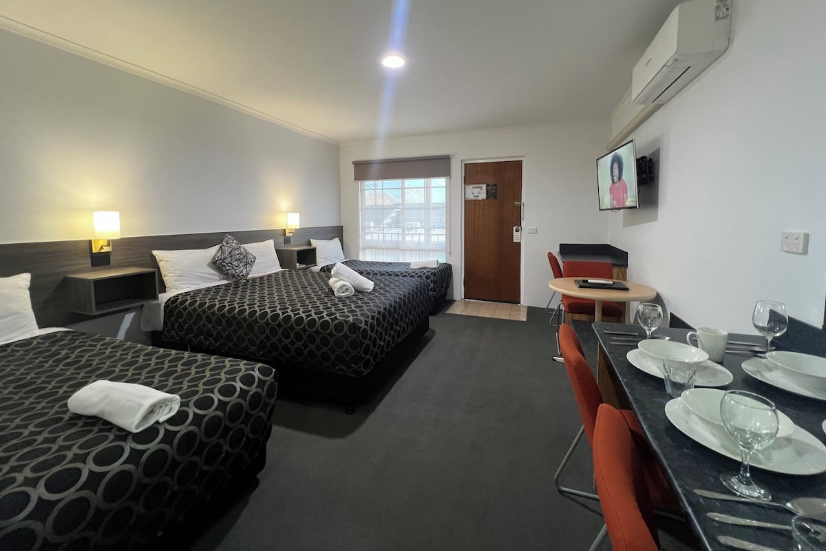 Family Room, 1 Bedroom | Premium bedding, down comforters, Select Comfort beds, in-room safe