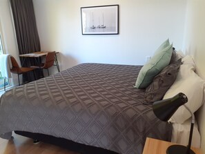 King Studio | Bed sheets - Caves Motor Inn (Hangatiki)