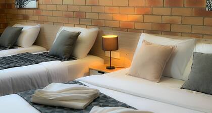 Squatters Homestead Motel