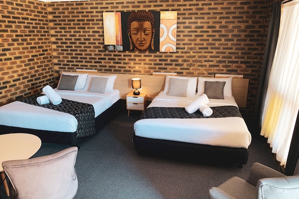 Decoración personalizada, muebles diferentes y escritorio