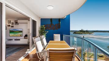 Apartment, 3 Bedrooms, Hot Tub, River View | Balcony
