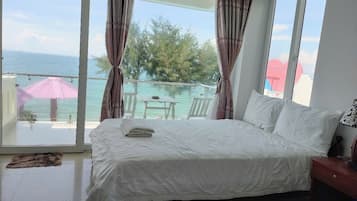 Family Room, Sea View | 1 bedroom, minibar, desk, free WiFi