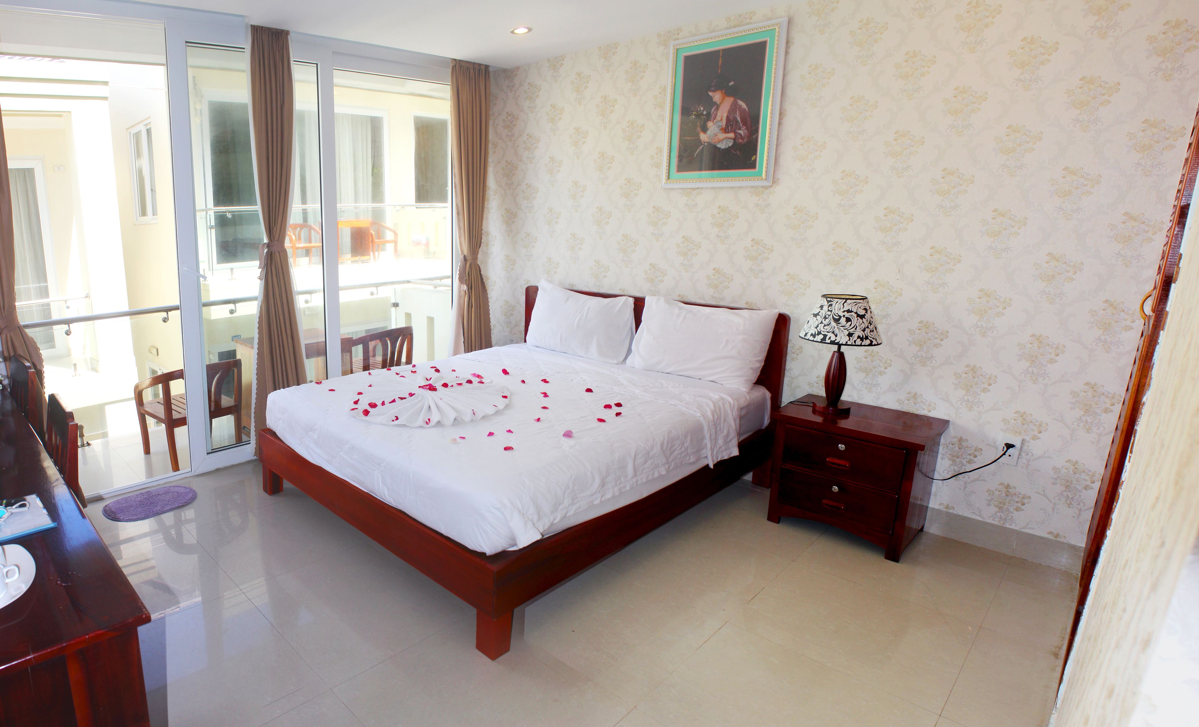 21-inch TV with cable channels