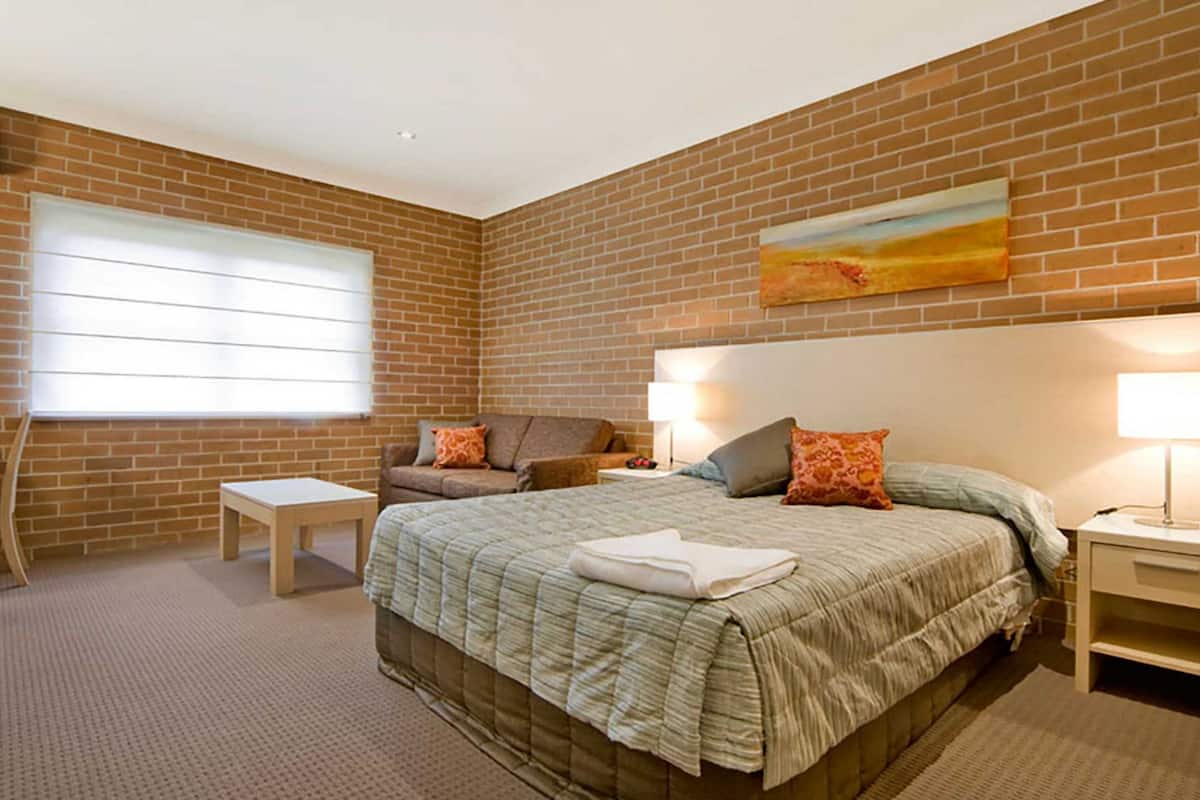 Desk, free WiFi, bed sheets