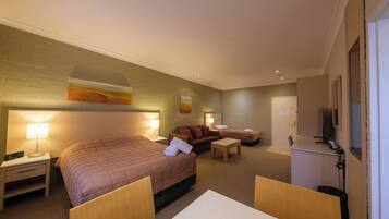 Standard Room, Non Smoking (Queen, Single & Foldout) | Desk, free WiFi, bed sheets