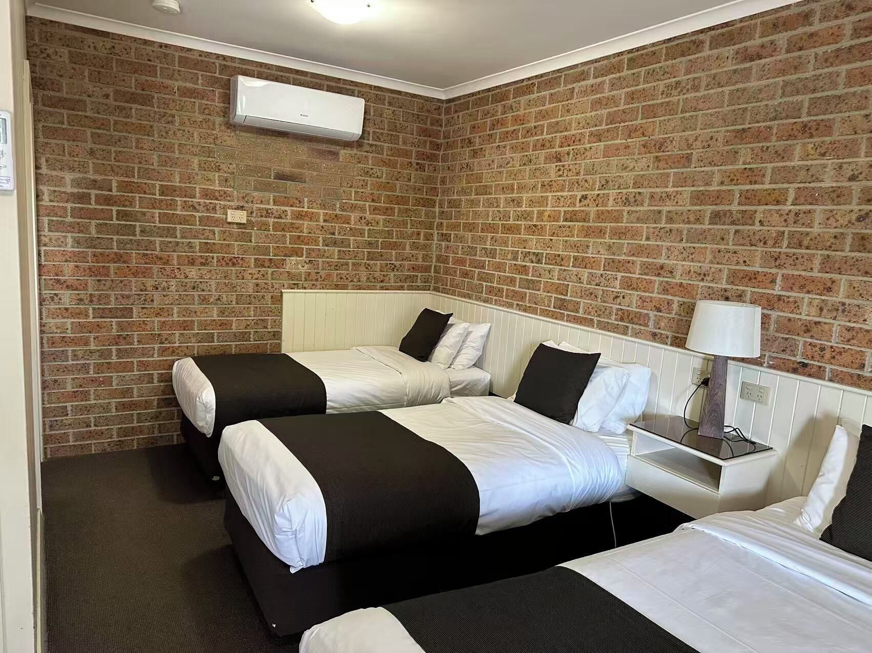 Rollaway beds, free WiFi, bed sheets