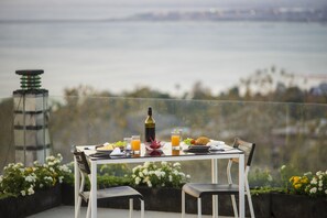 International cuisine, pool views 