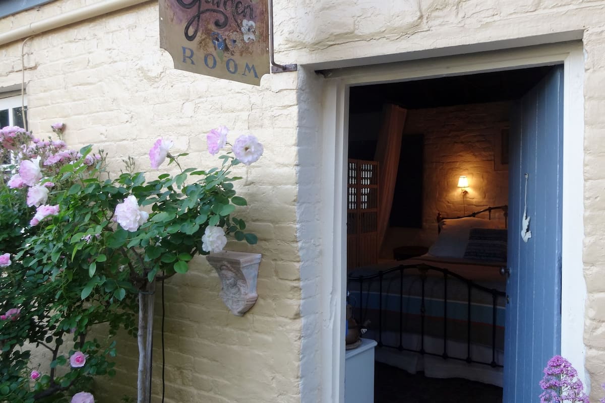 1 slaapkamer, een strijkplank/strijkijzer, gratis wifi