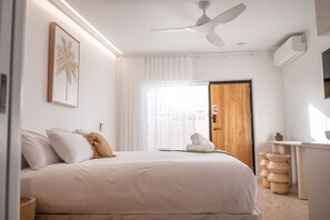 بديكورات فريدة لكل غرفة وطراز فريد لكل وحدة وستائر تعتيم وواي فاي مجانًا