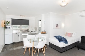 2 Bedroom Family | Living area | 32-inch LCD TV with digital channels, TV - Waikanae Beach Motel (Gisborne)
