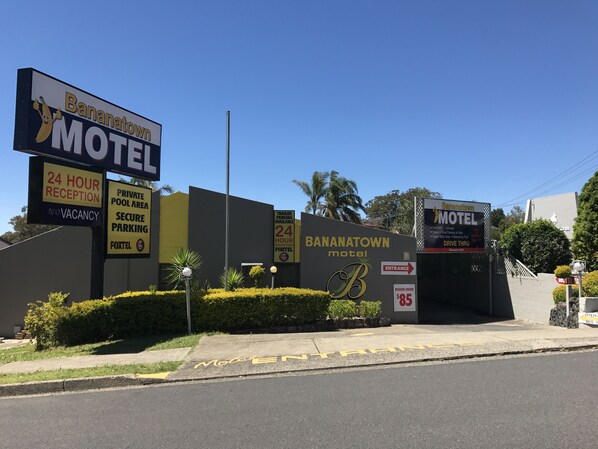 Front of property - Bananatown Motel (Coffs Harbour)