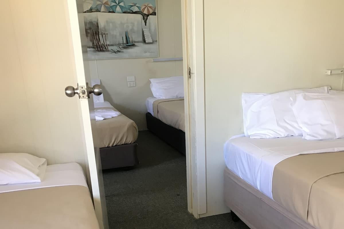 Standard Suite, 2 Bedrooms, Kitchenette (sleeps 6) | WiFi (free)