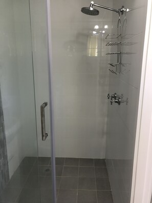 Pancuran Bilik Mandi