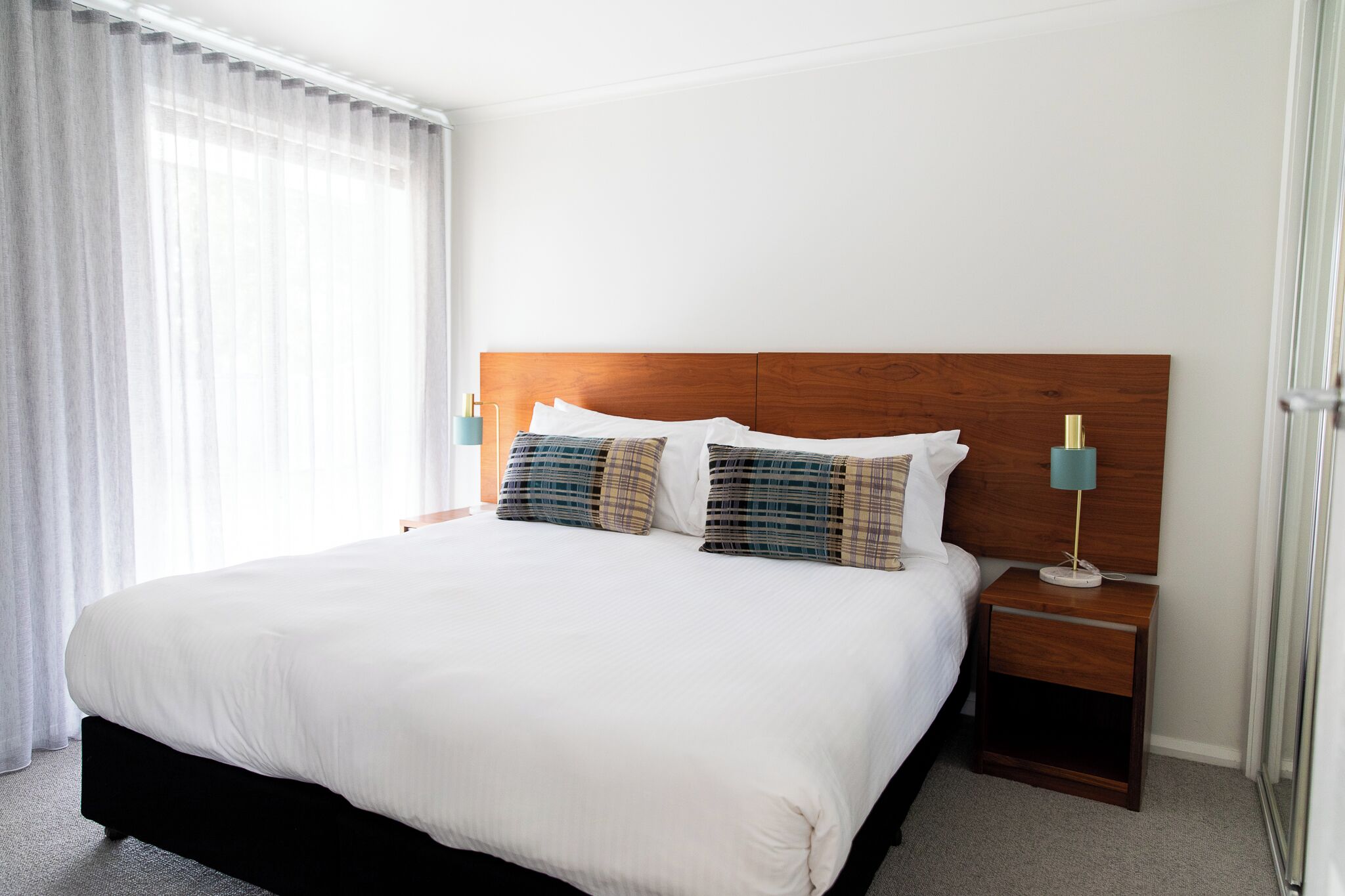 Laptop workspace, soundproofing, iron/ironing board, free WiFi