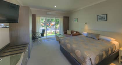 Barrass's John Bright Motor Inn